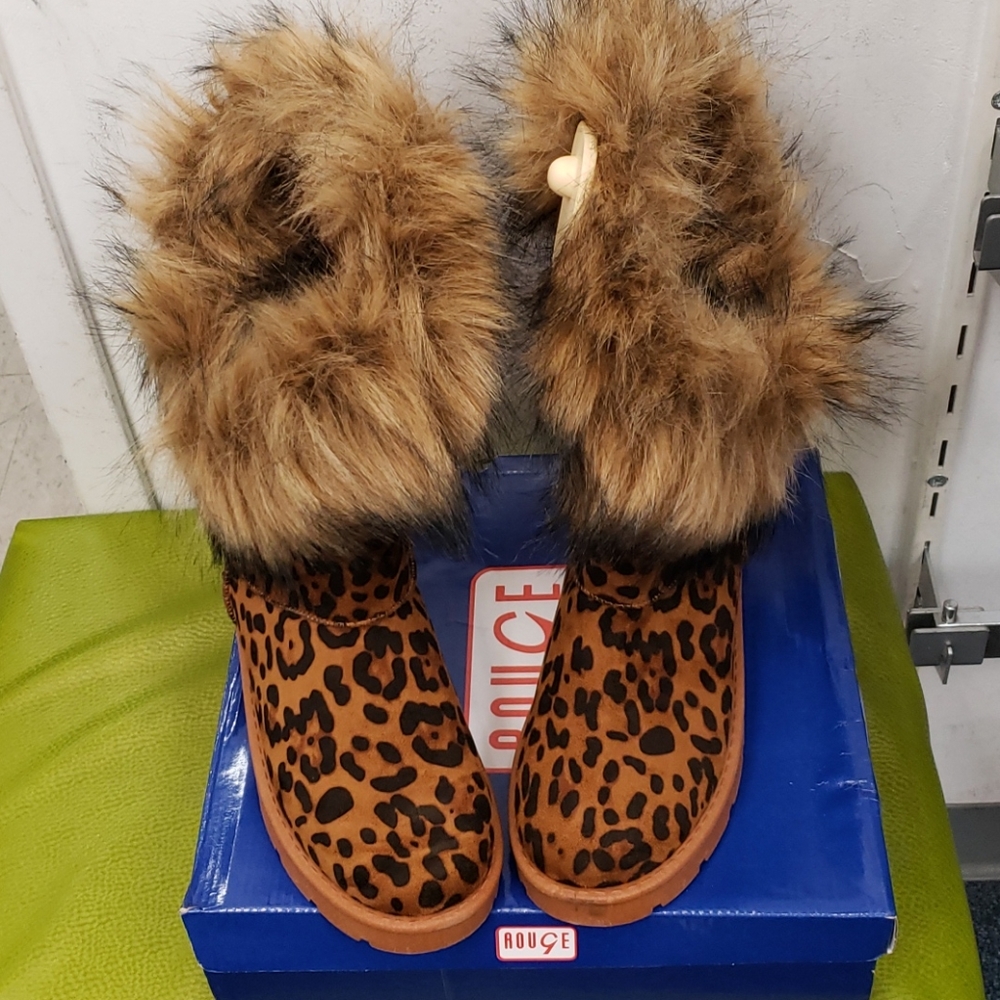 Rouge Frozen Leopard boots